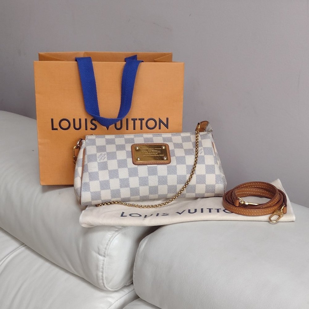 Cute Louis Vuitton Eva Crossbody Set!